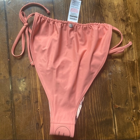 Gymshark Bikini Bottoms - Picture 7 of 9